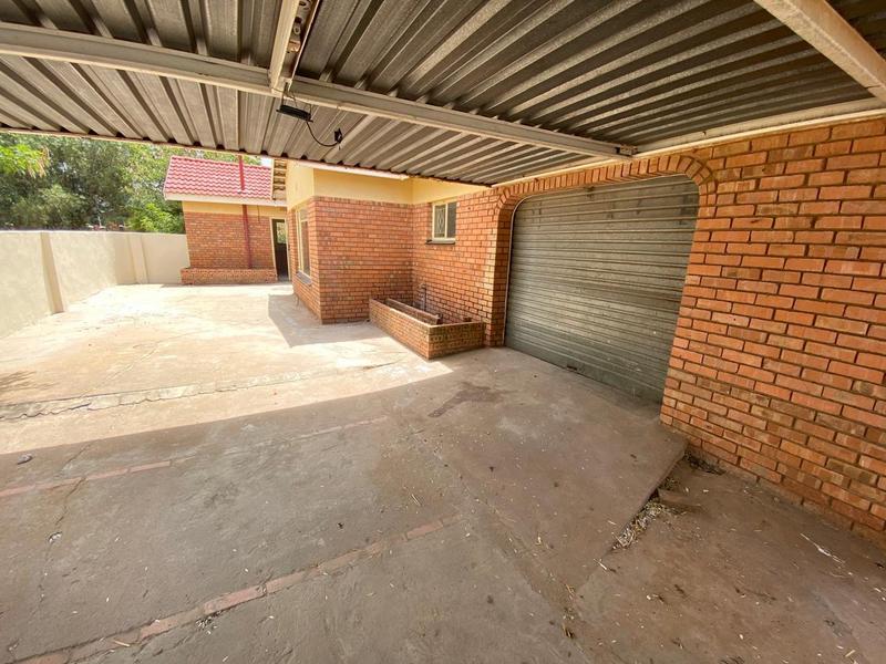 4 Bedroom Property for Sale in Riviera Northern Cape